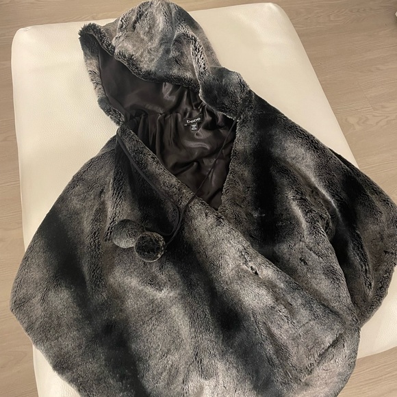 Bebe poncho